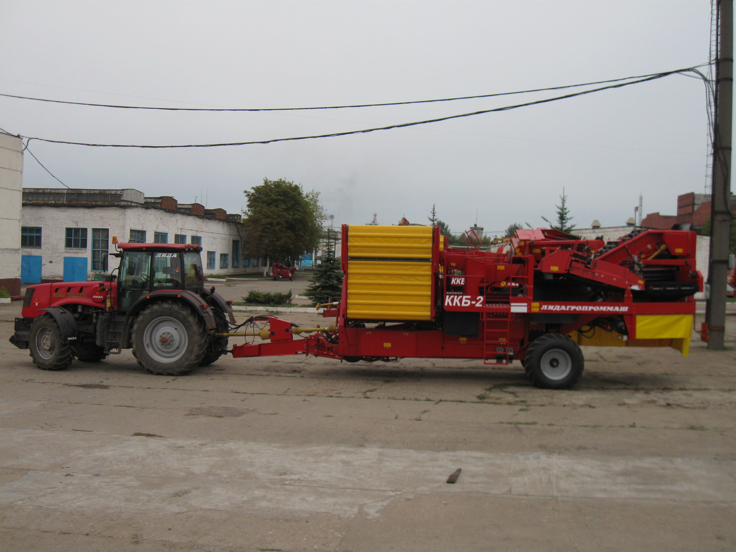 Старт в высший класс.   Новый 2-рядный картофелеуборочный комбайн ККБ 2 от Лидагропроммаш с 6-тонным бункером для рентабельного старта.