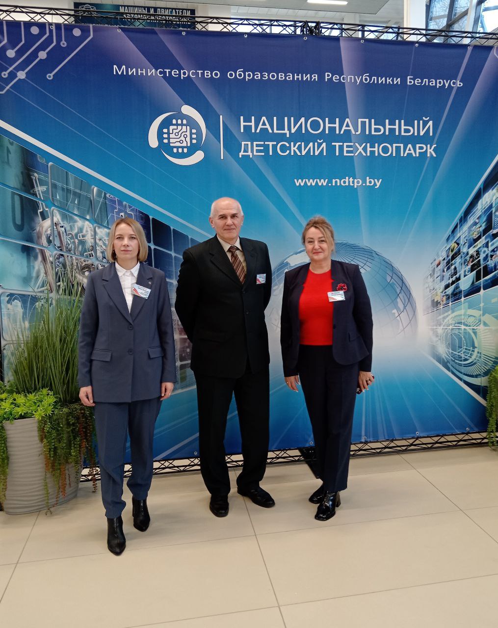 Сегодня сотрудники ОАО «Лидагропроммаш» и ОАО «УКХ „Лидсельмаш“» посетили УО «Национальный детский технопарк».🤝